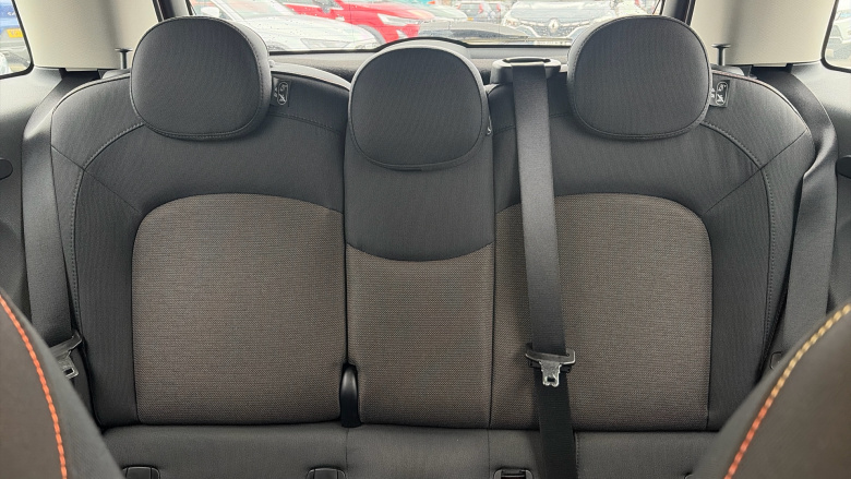 MINI Hatchback 1.5 Cooper Classic 5dr Auto Petrol Hatchback